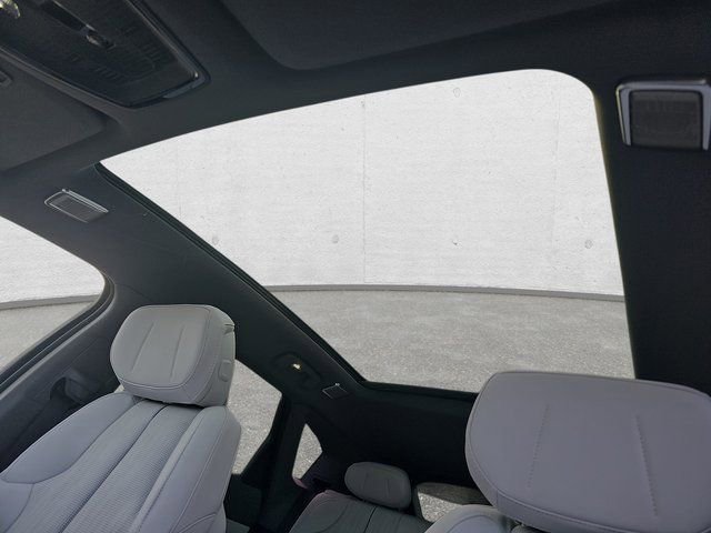 New 2026 Cadillac Optiq Sport 2 w/ LPO, Floor Liner Package image 28