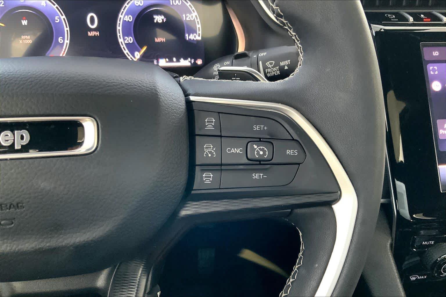 Used 2025 Jeep Grand Cherokee L Laredo RWD image 25