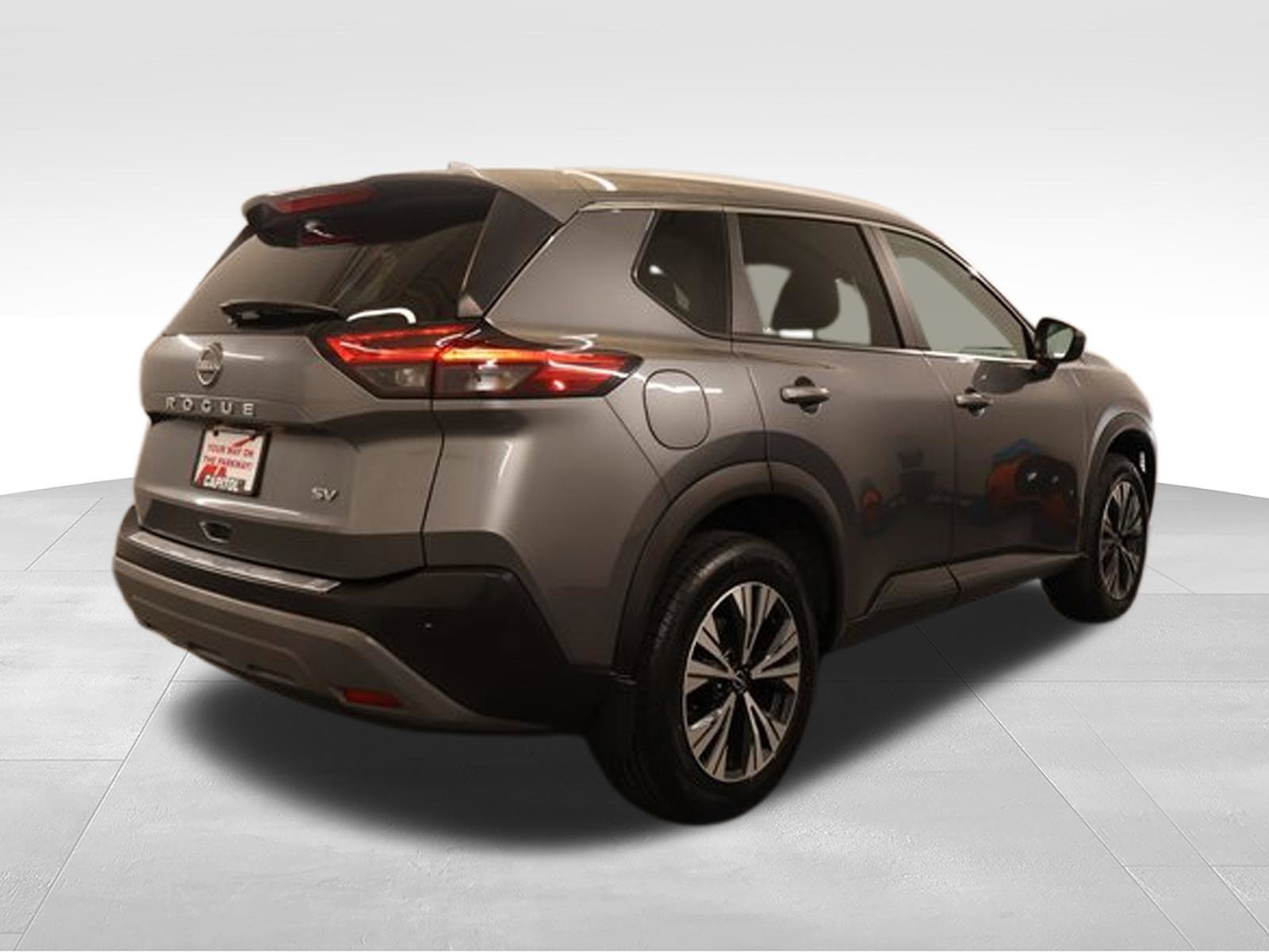 Used 2023 Nissan Rogue SV w/ SV Premium B Package FWD image 3