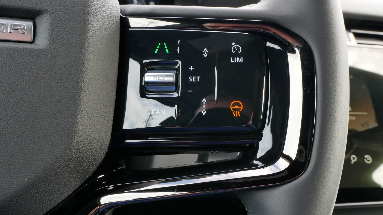 Used 2024 Land Rover Range Rover Evoque Dynamic SE image 50