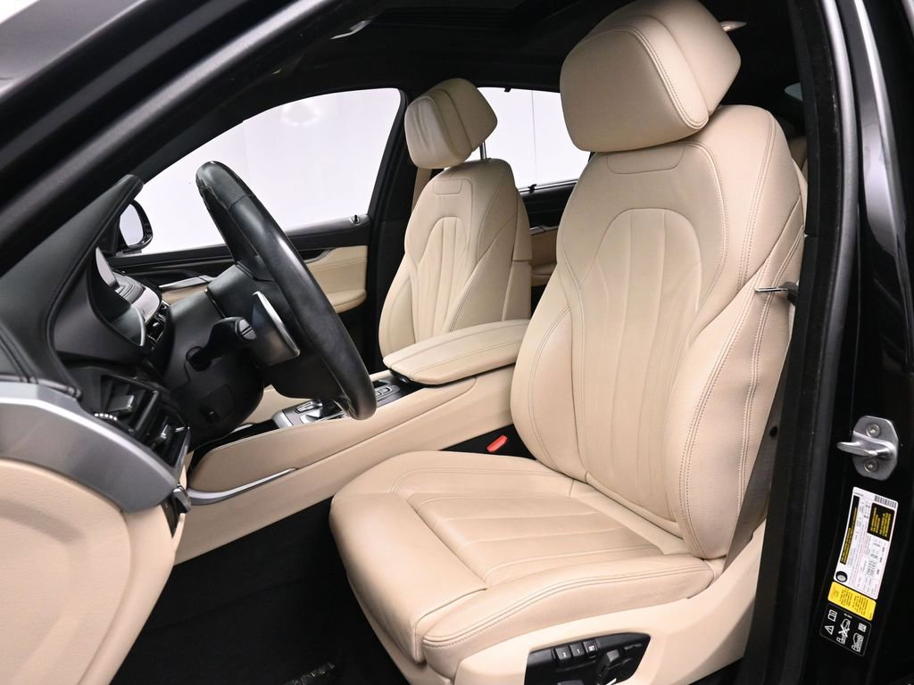 Used 2019 BMW X6 xDrive50i w/ Executive Package image 12