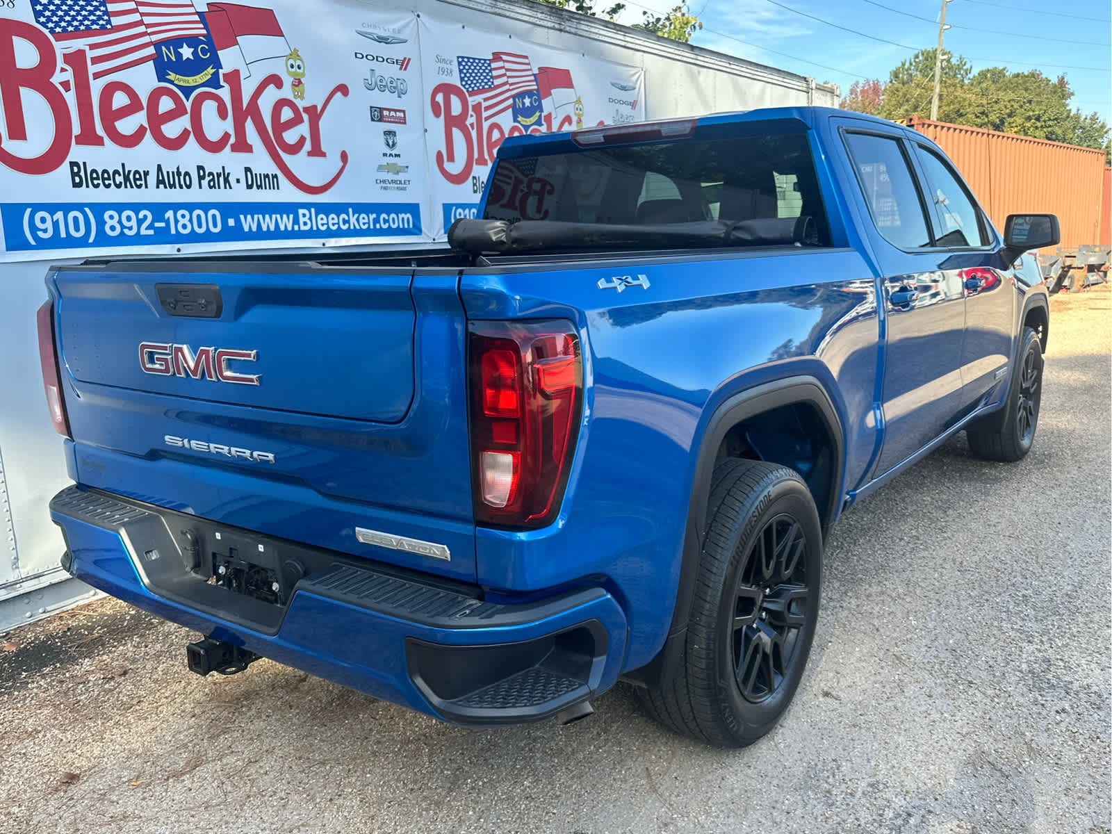 Used 2022 GMC Sierra 1500 Elevation image 3