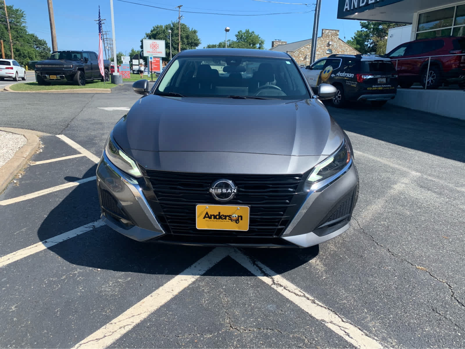 Used 2023 Nissan Altima 2.5 SV w/ SV Premium Package AWD/4WD image 2