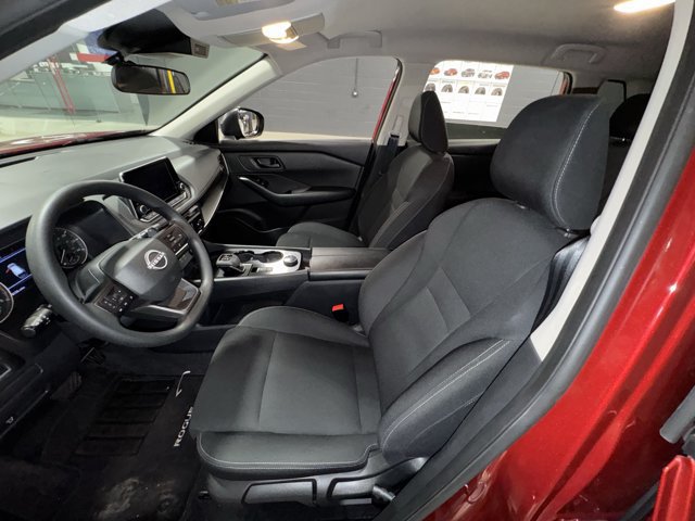 Used 2025 Nissan Rogue S AWD/4WD image 20