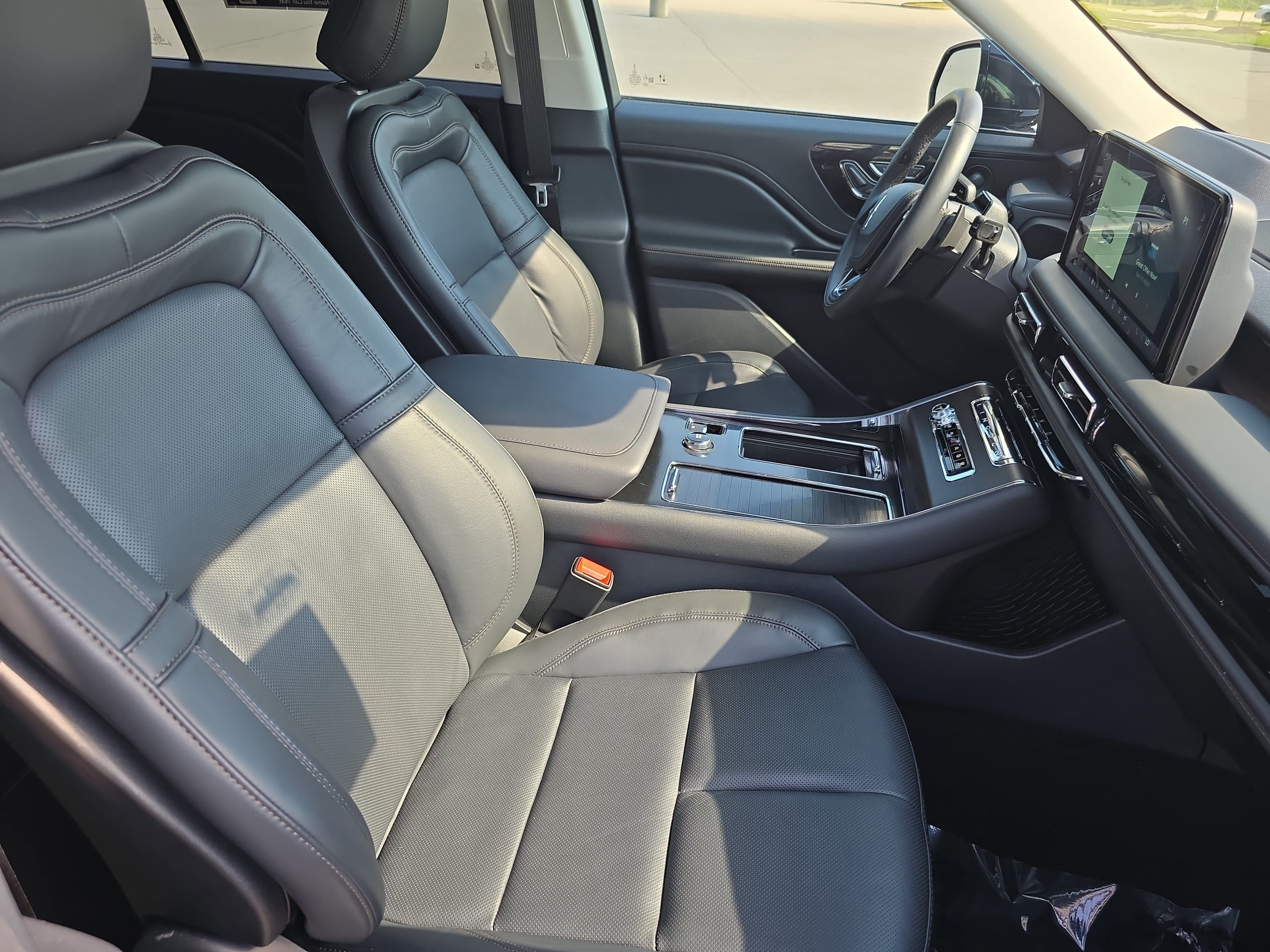 Certified 2026 Lincoln Aviator Reserve AWD/4WD image 10