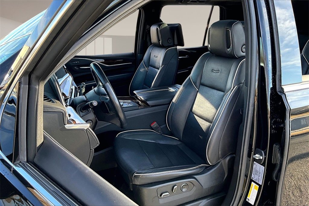 Used 2021 Cadillac Escalade Premium Luxury image 27