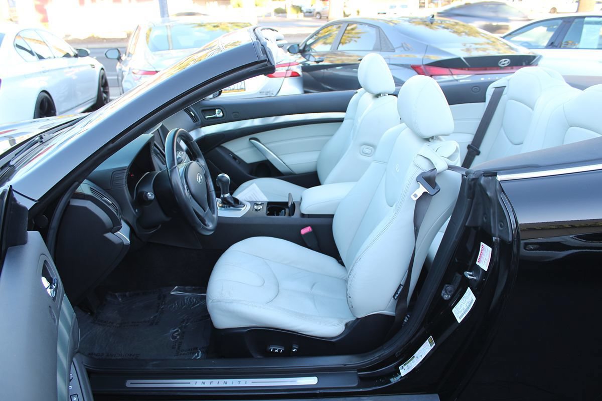 Used 2009 INFINITI G37 Convertible RWD image 21