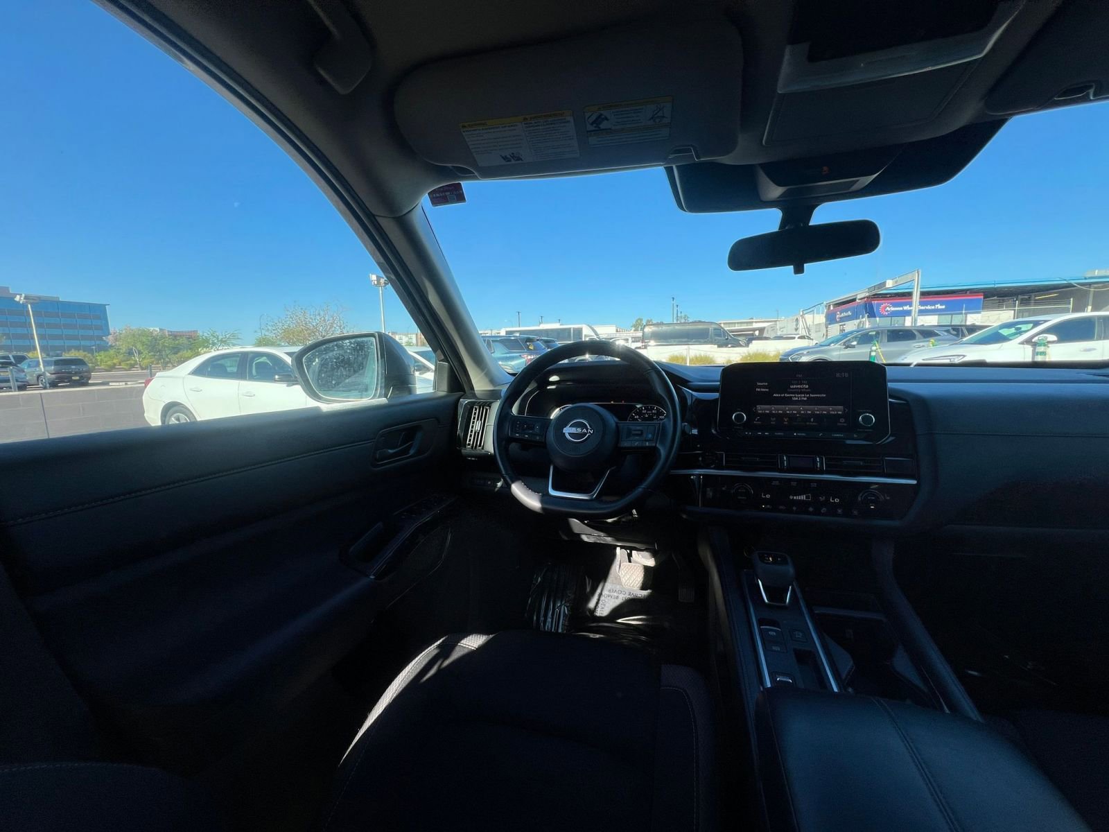 Used 2025 Nissan Pathfinder SV image 36