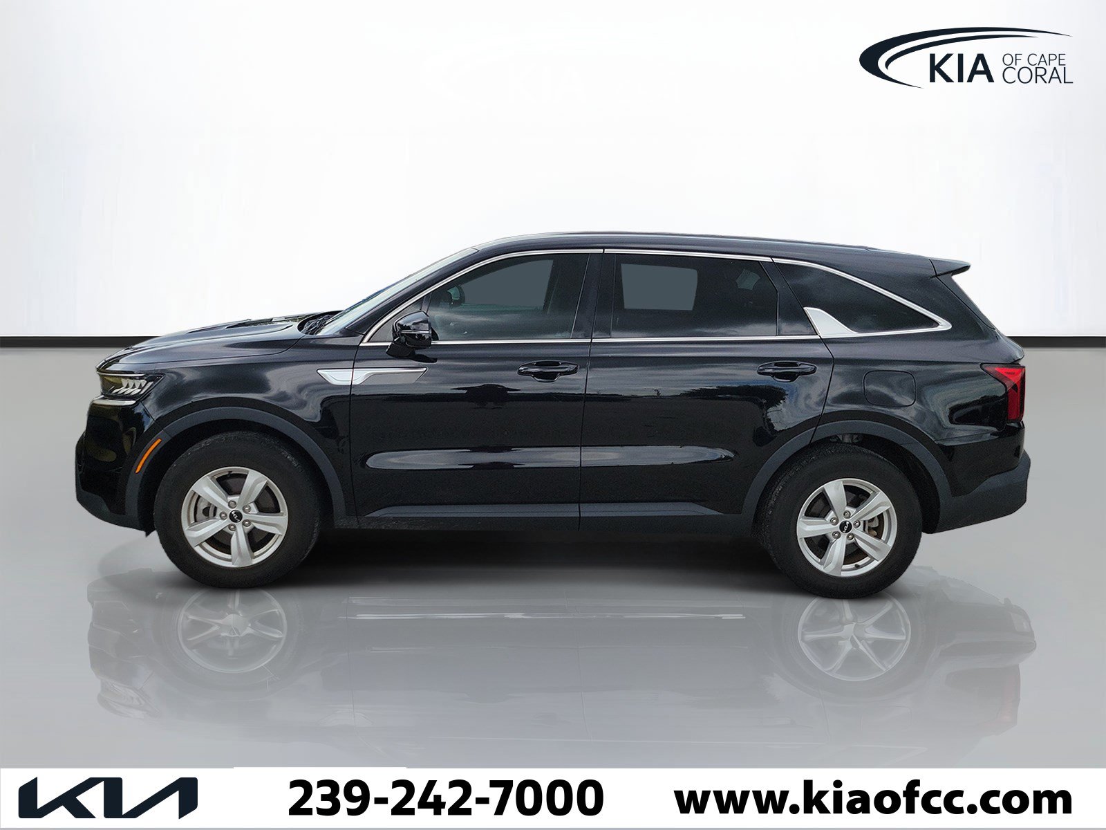 Used 2023 Kia Sorento LX FWD image 4