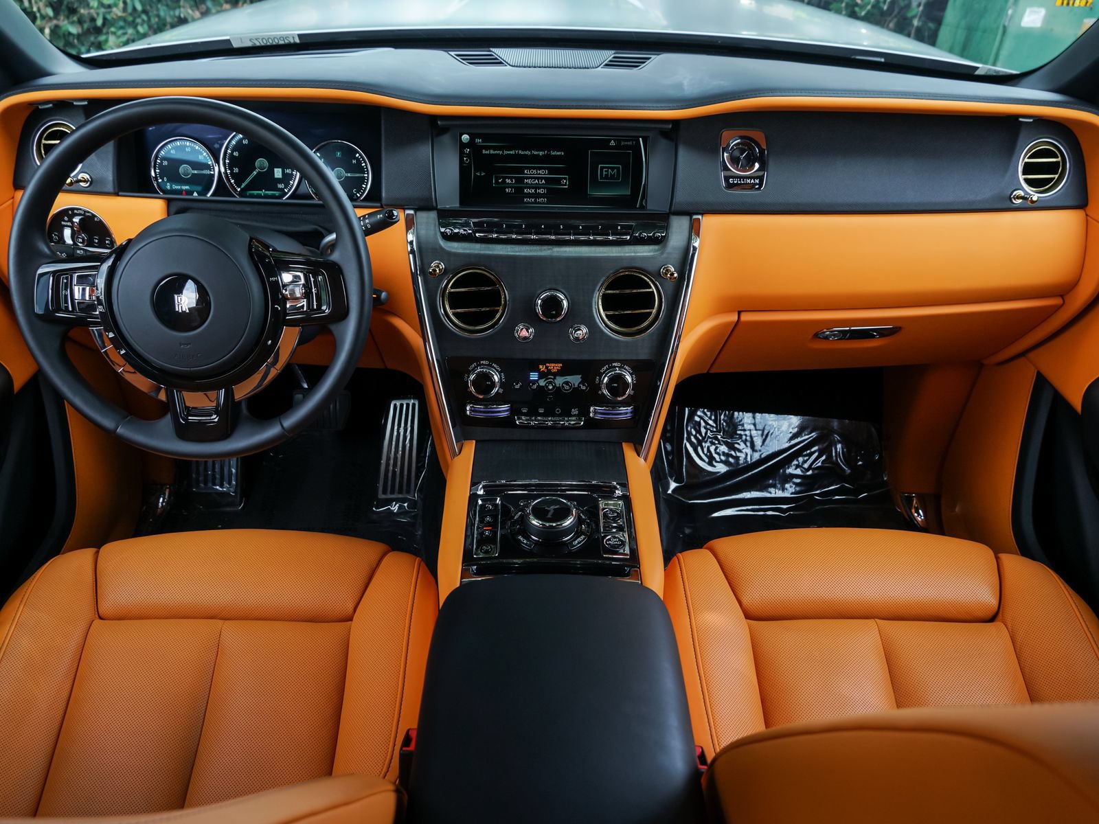 Certified 2022 Rolls-Royce Cullinan w/ Cullinan Package AWD/4WD image 12