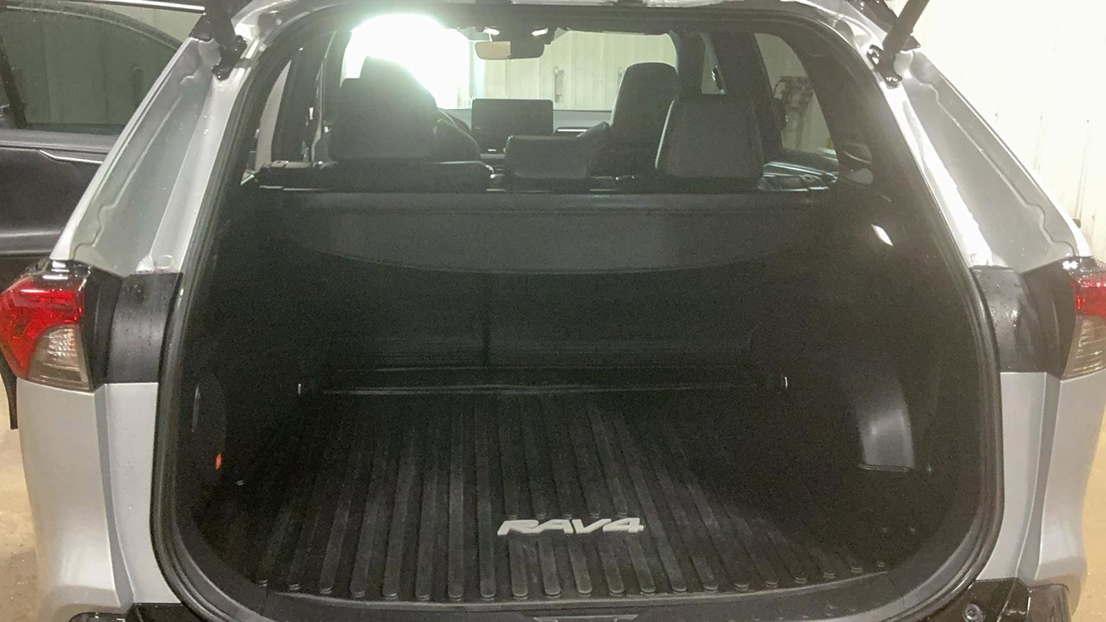 Used 2025 Toyota RAV4 XSE w/ Advanced Technology Package image 14