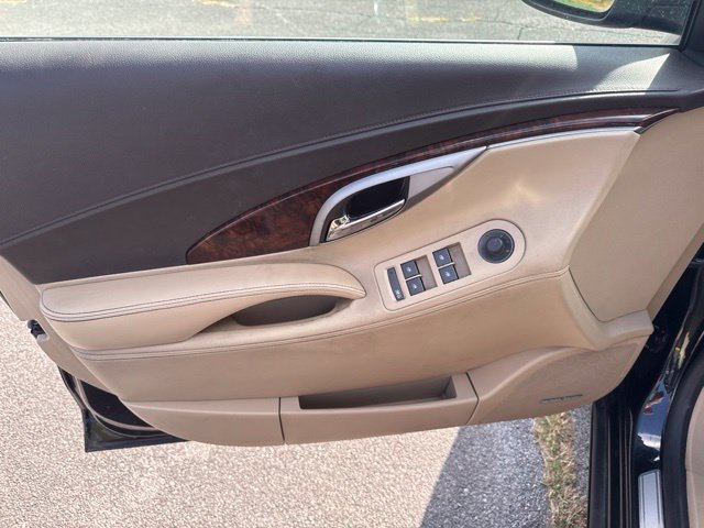 Used 2010 Buick LaCrosse CXS FWD image 15