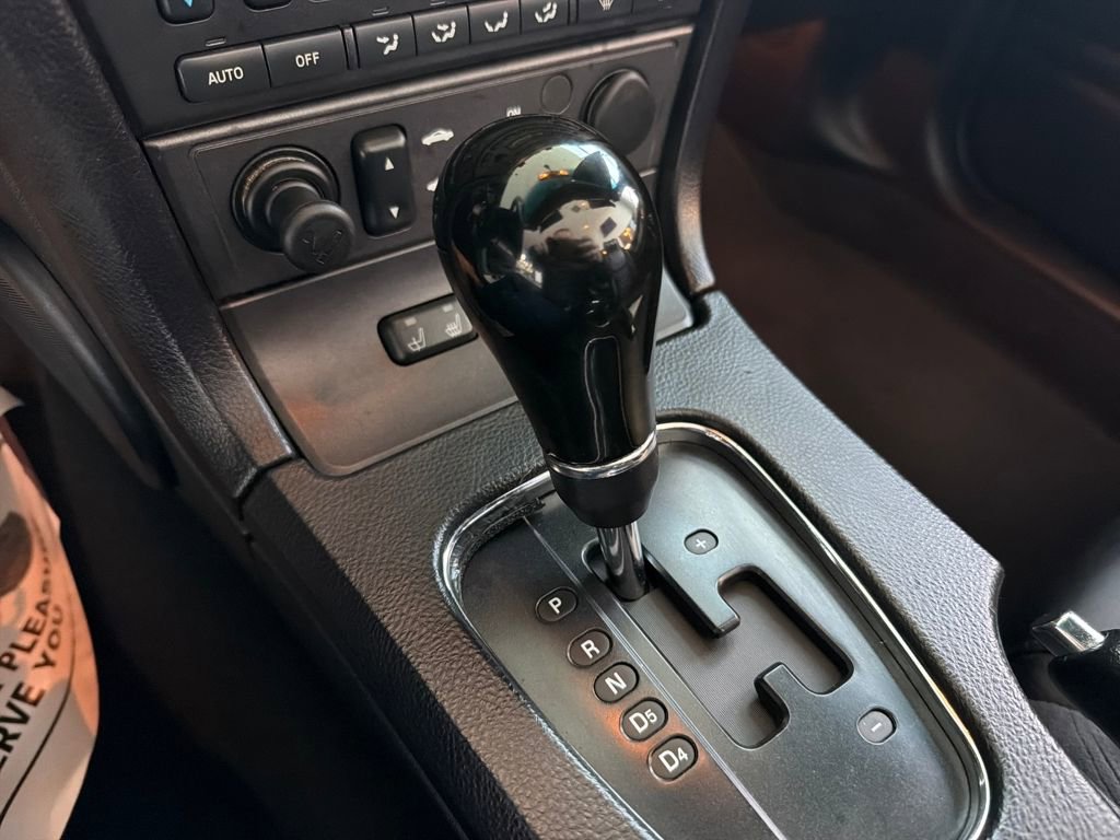 Used 2003 Ford Thunderbird image 23