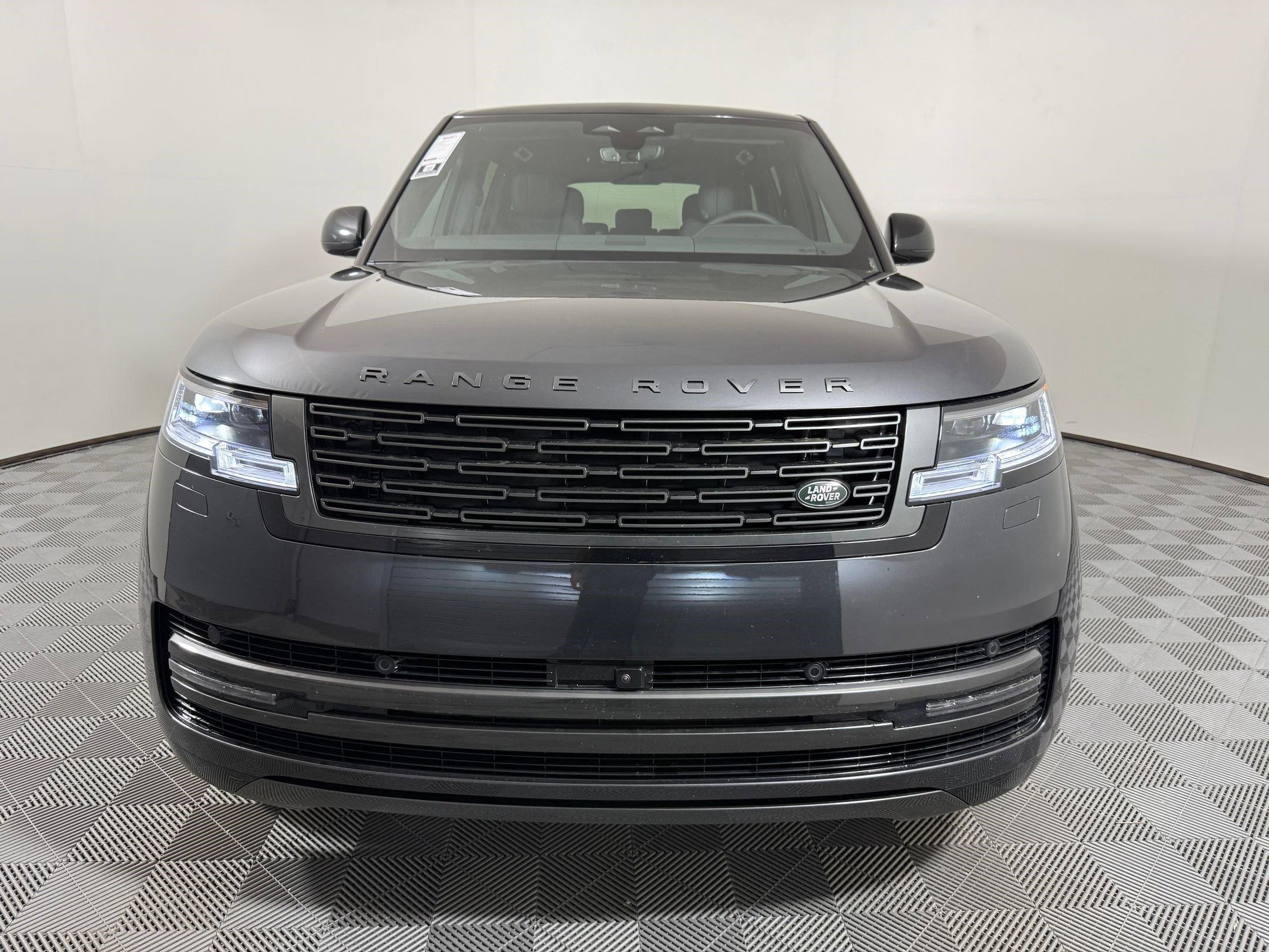 New 2026 Land Rover Range Rover Long Wheelbase SE image 6
