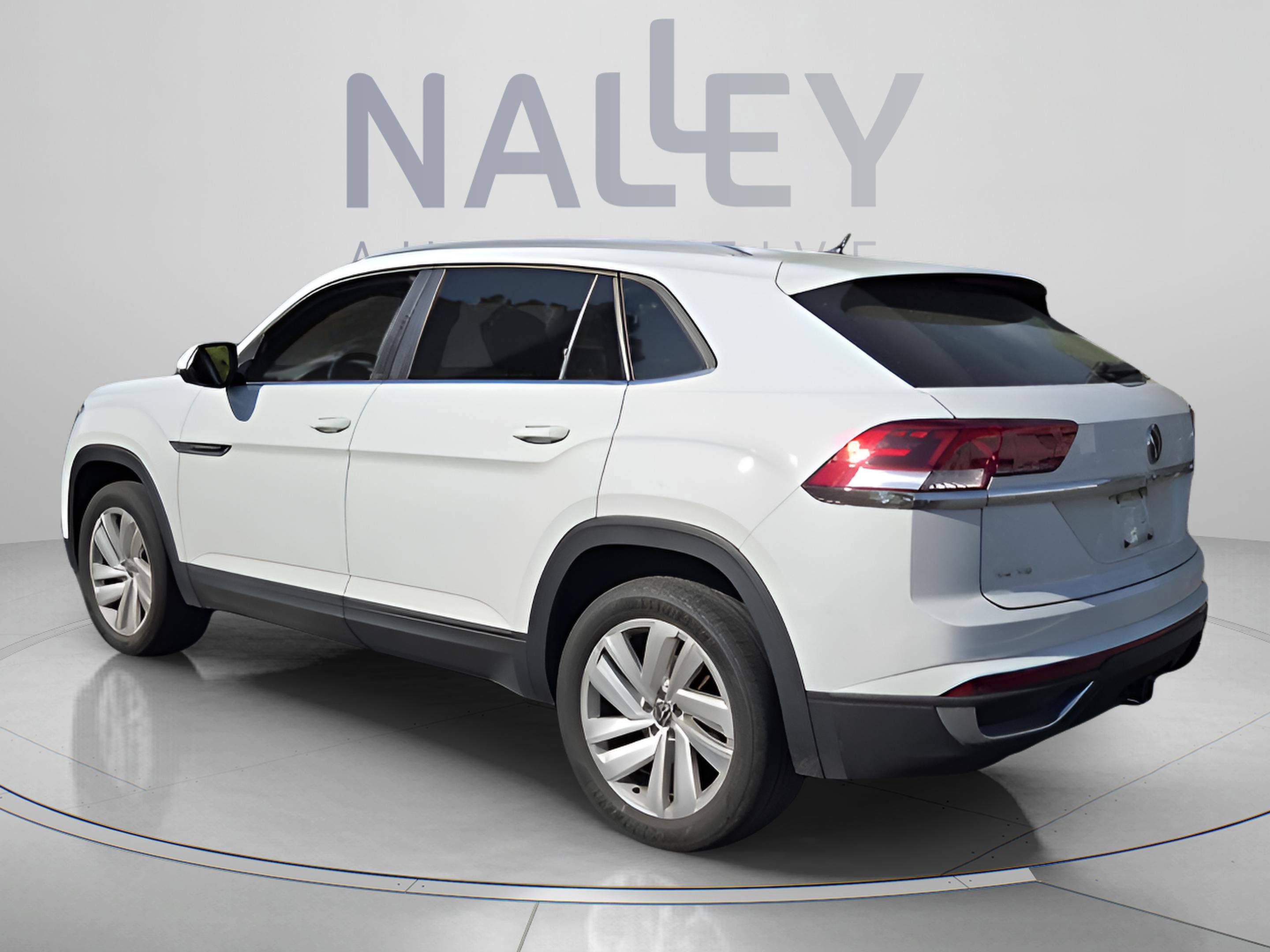 Used 2023 Volkswagen Atlas Cross Sport SE image 3