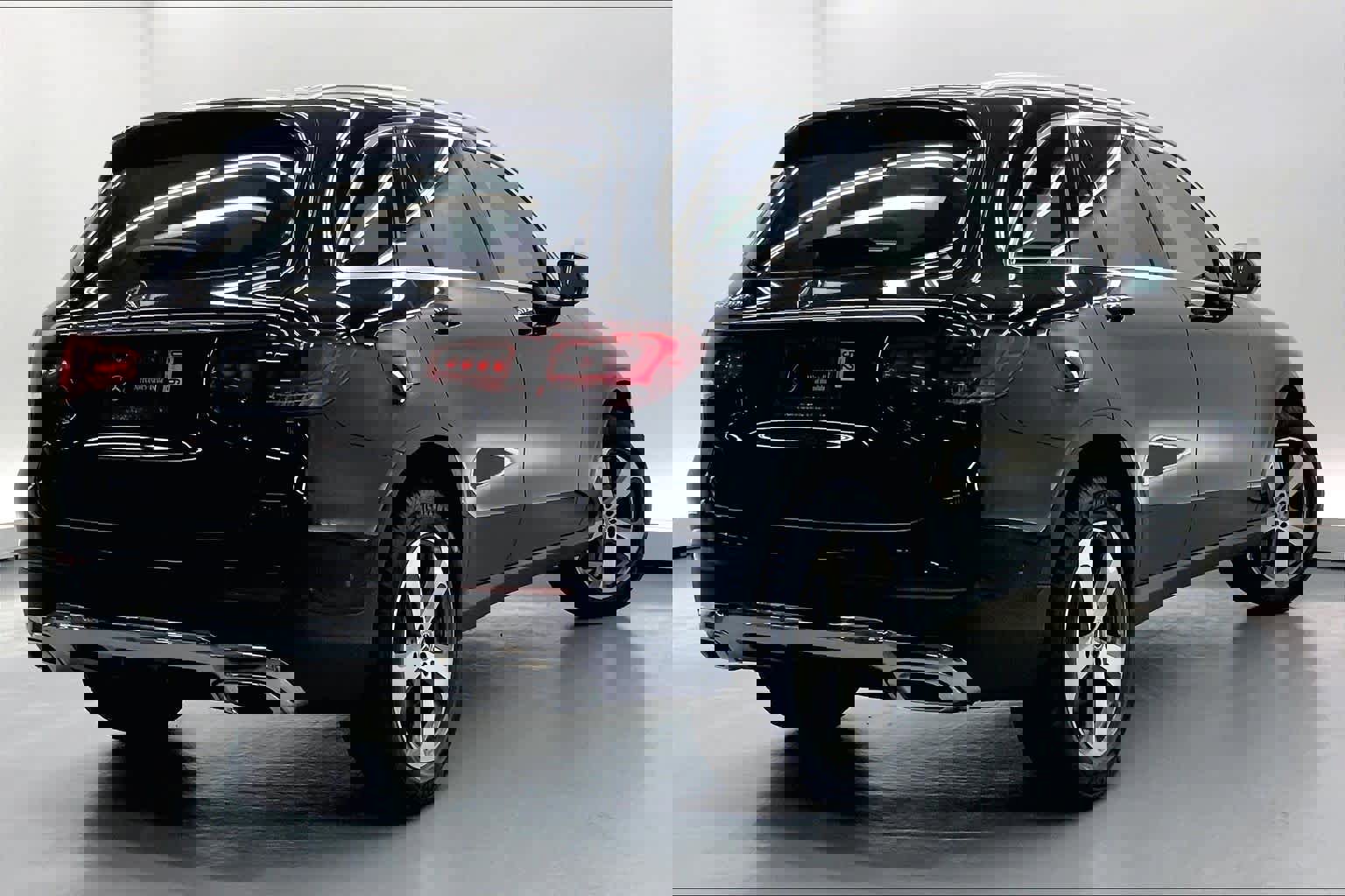 Used 2022 Mercedes-Benz GLC 300 image 4