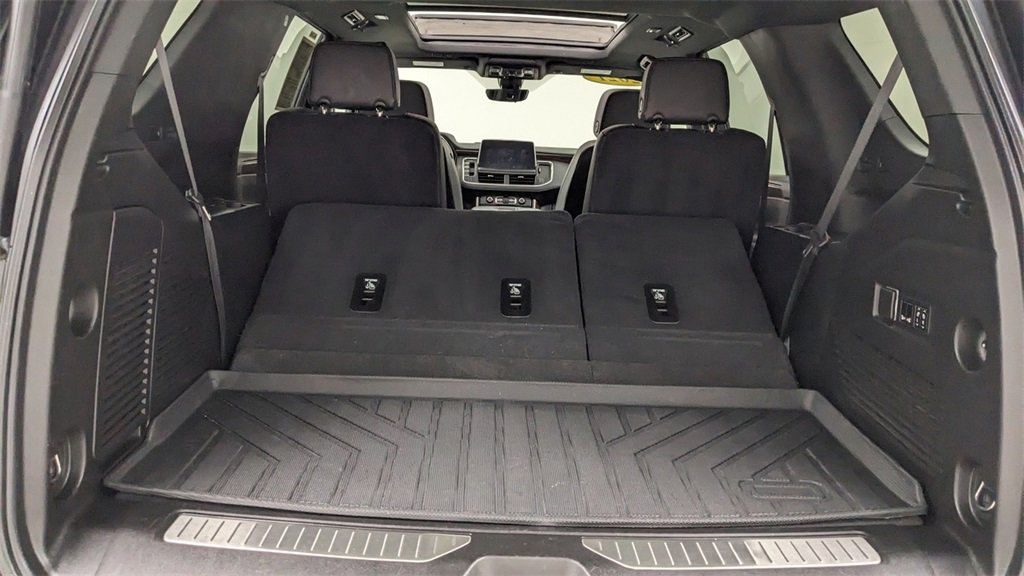 Used 2021 Chevrolet Tahoe High Country w/ Premium Package image 9