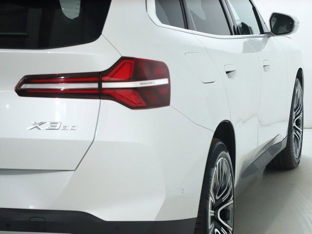 Certified 2025 BMW X3 xDrive30i w/ Convenience Package image 46