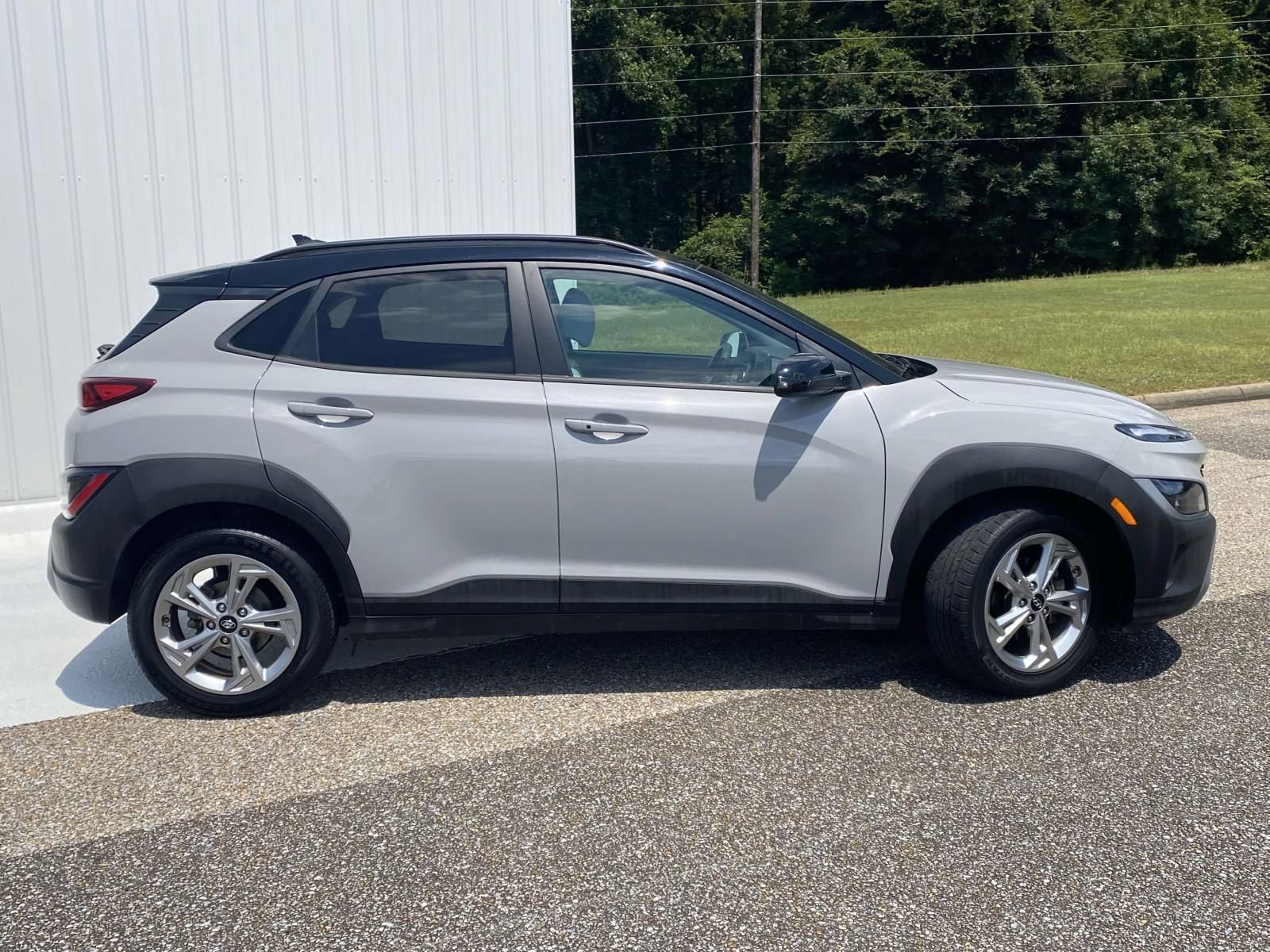 Used 2023 Hyundai Kona SEL FWD image 8
