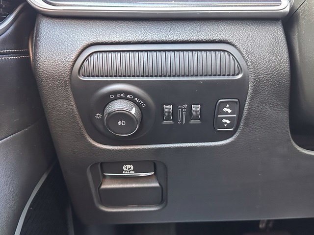 Used 2024 Jeep Wagoneer 4WD w/ Premium Group I image 19