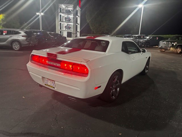Used 2012 Dodge Challenger SXT RWD image 2