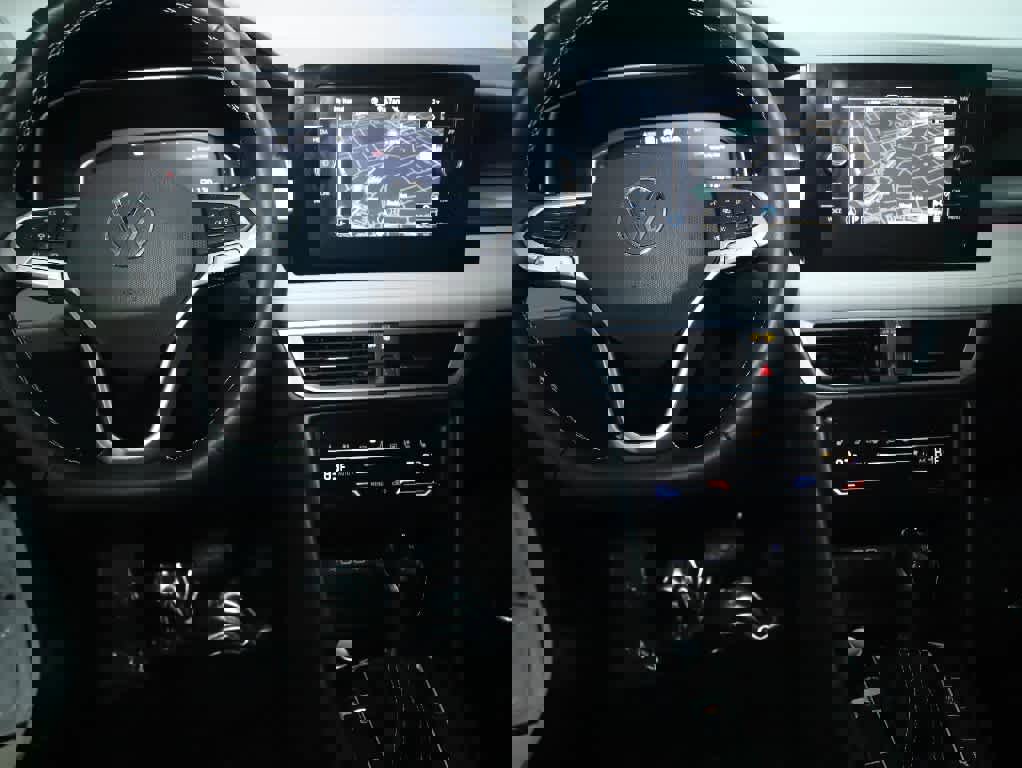 Certified 2025 Volkswagen Taos SEL image 34