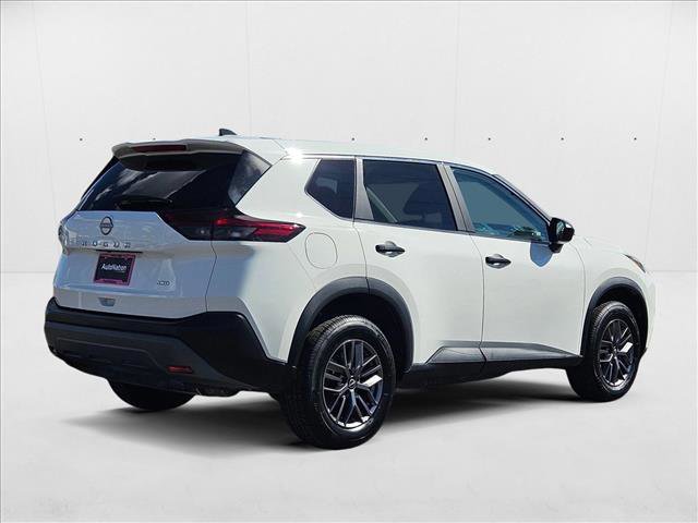 Used 2023 Nissan Rogue S image 5