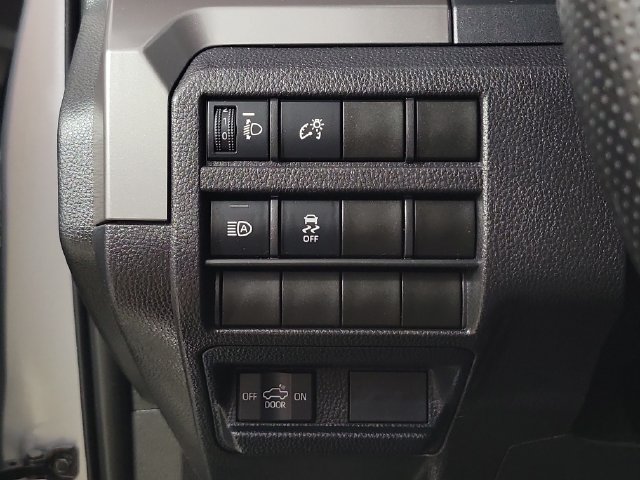 Used 2025 Toyota Tacoma SR5 AWD/4WD image 23