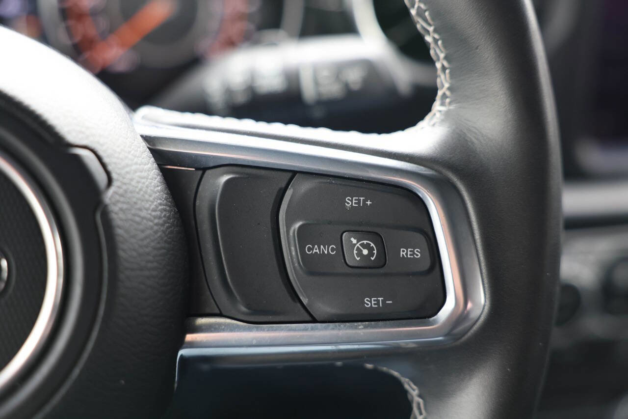 Used 2023 Jeep Wrangler Unlimited Sahara w/ Cold Weather Group AWD/4WD image 23