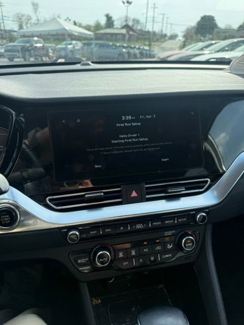 Used 2022 Kia Niro Touring Special Edition FWD image 10