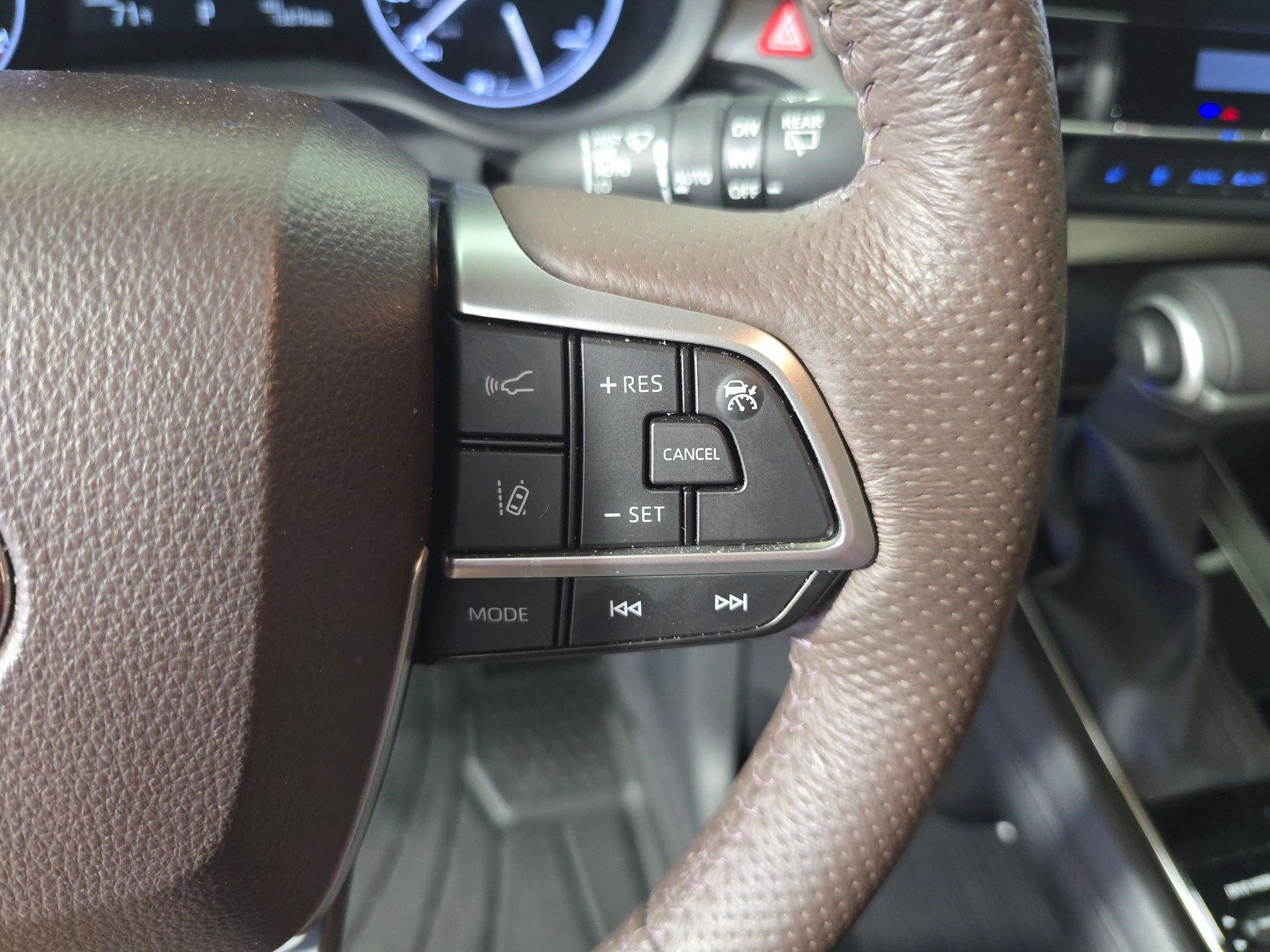 Used 2024 Toyota Sienna Platinum image 24