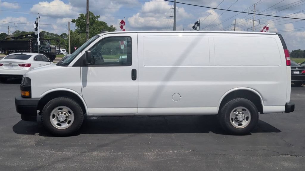 Used 2018 Chevrolet Express 2500 w/ Driver Convenience Package RWD image 5