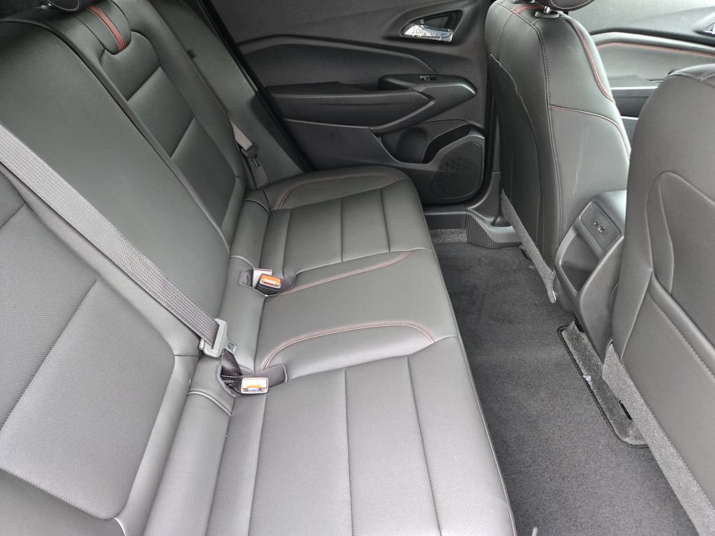 New 2026 Chevrolet Trax RS w/ Sunroof Package FWD image 35