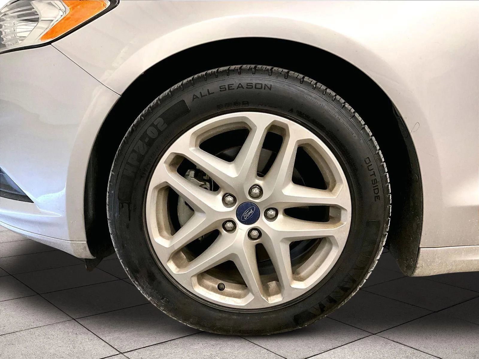 Used 2016 Ford Fusion SE FWD image 8