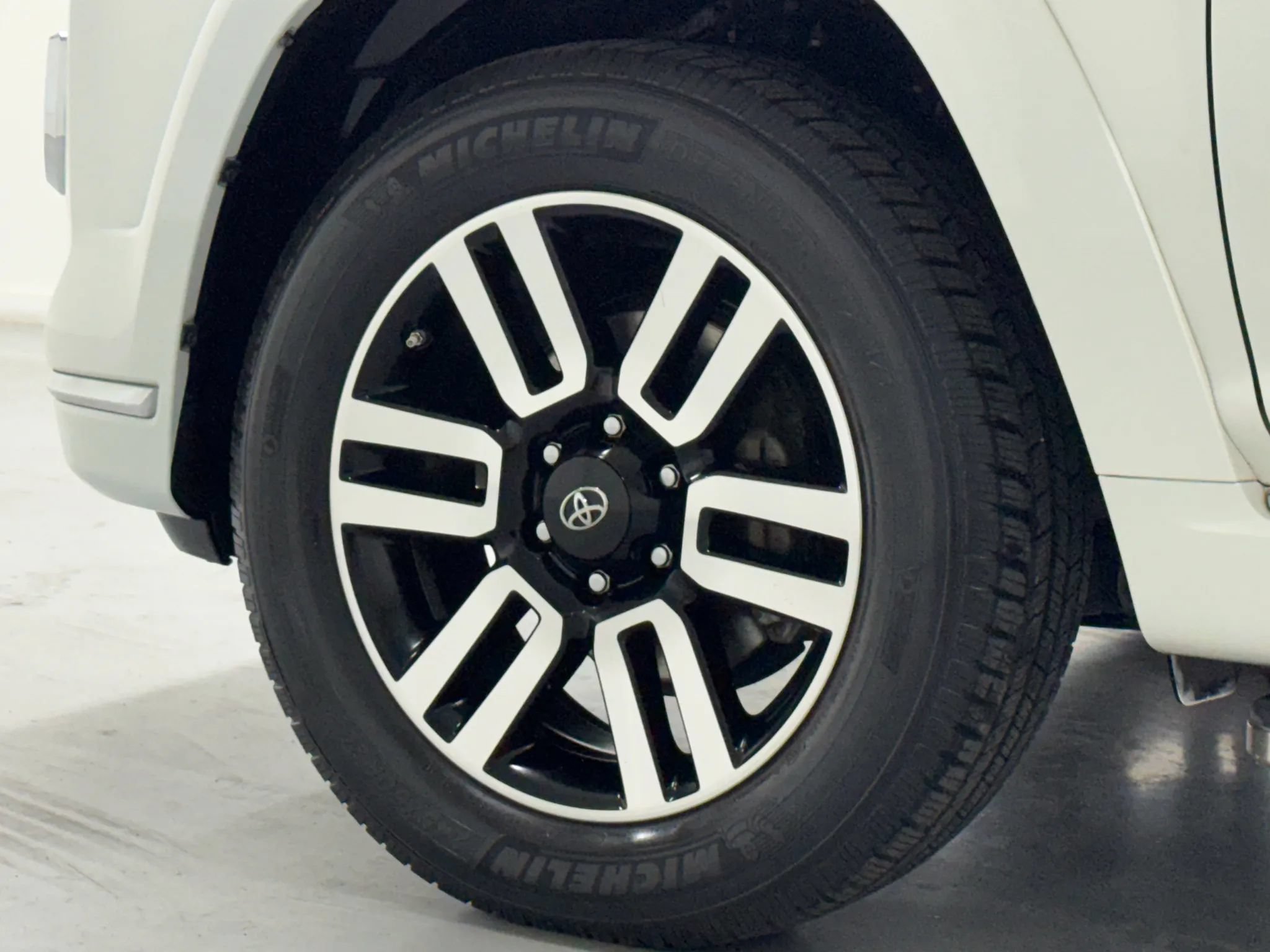 Used 2020 Toyota 4Runner Limited RWD image 97