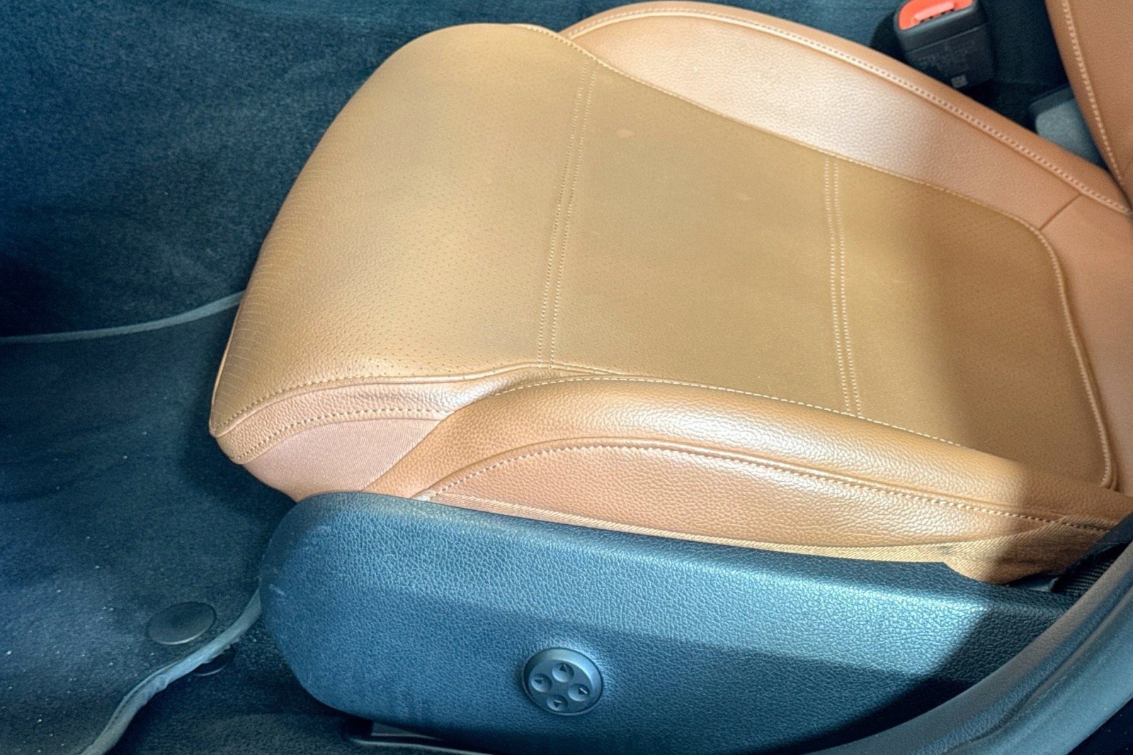 Used 2022 Mercedes-Benz C 300 Sedan image 18