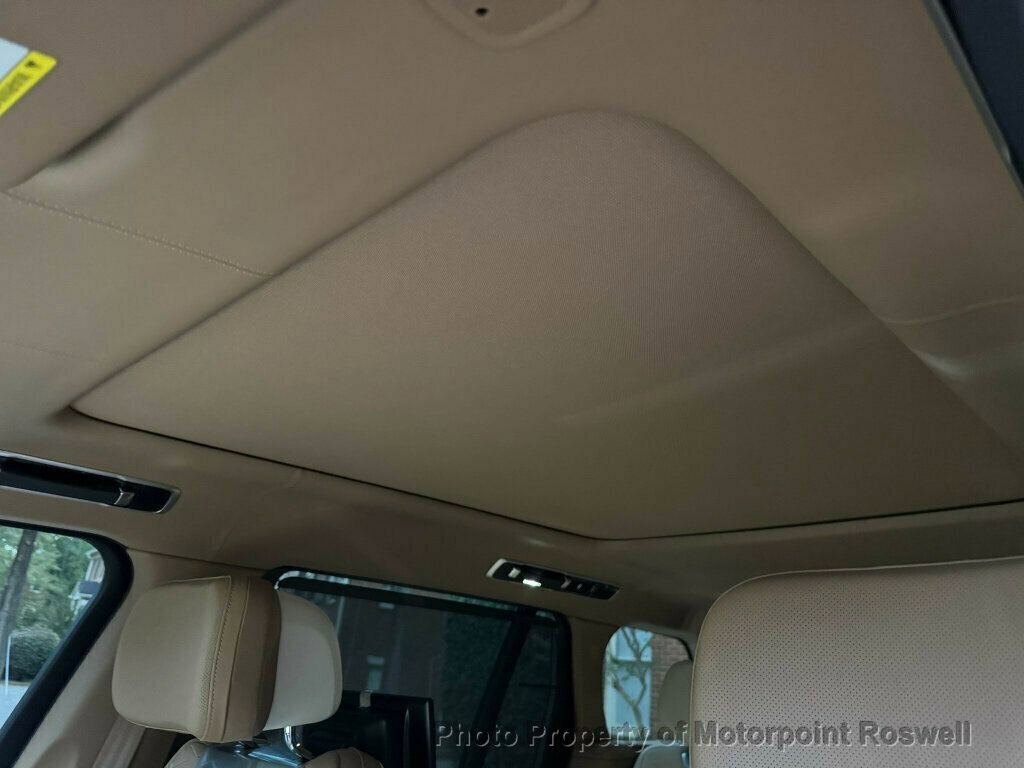 Used 2025 Land Rover Range Rover SV AWD/4WD image 37