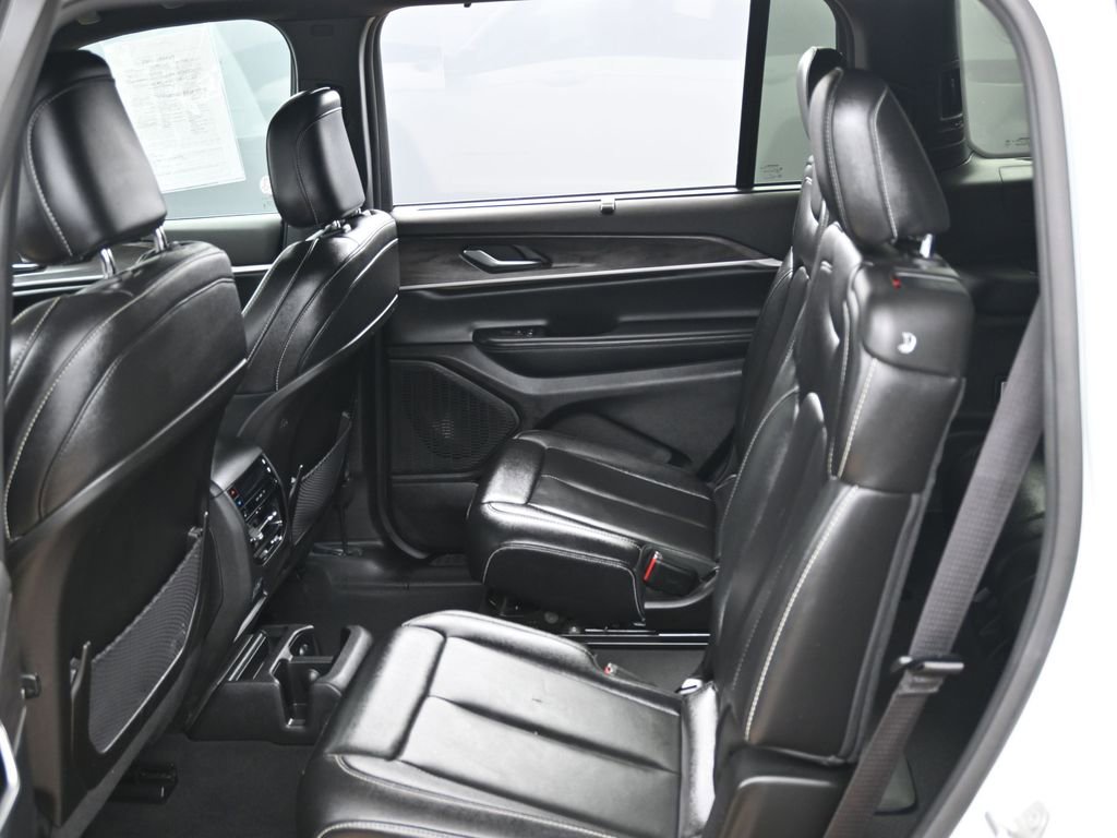 Used 2024 Jeep Grand Cherokee L Limited w/ Luxury Tech Group II image 35