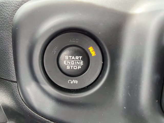Used 2018 Jeep Wrangler Unlimited Sahara AWD/4WD image 37