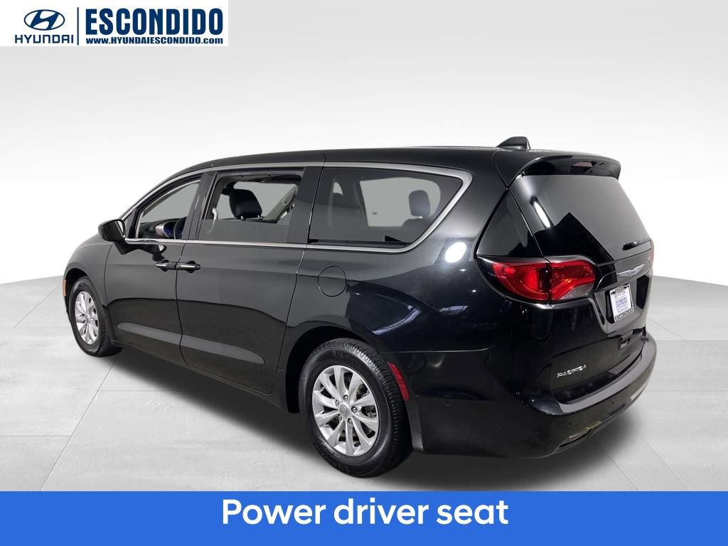 Used 2019 Chrysler Pacifica Touring Plus image 3