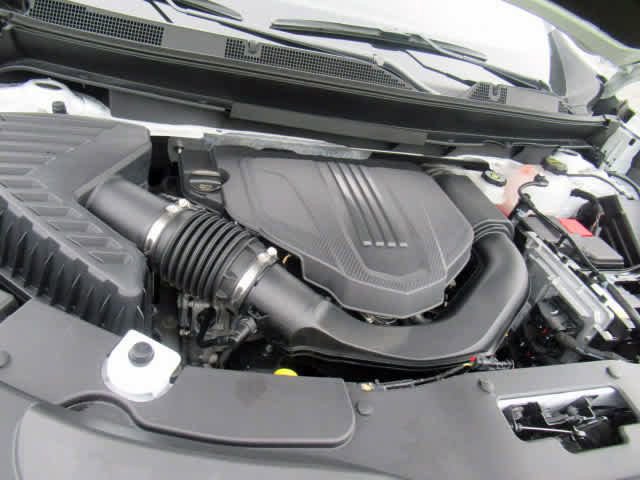 Used 2025 GMC Acadia Elevation image 9