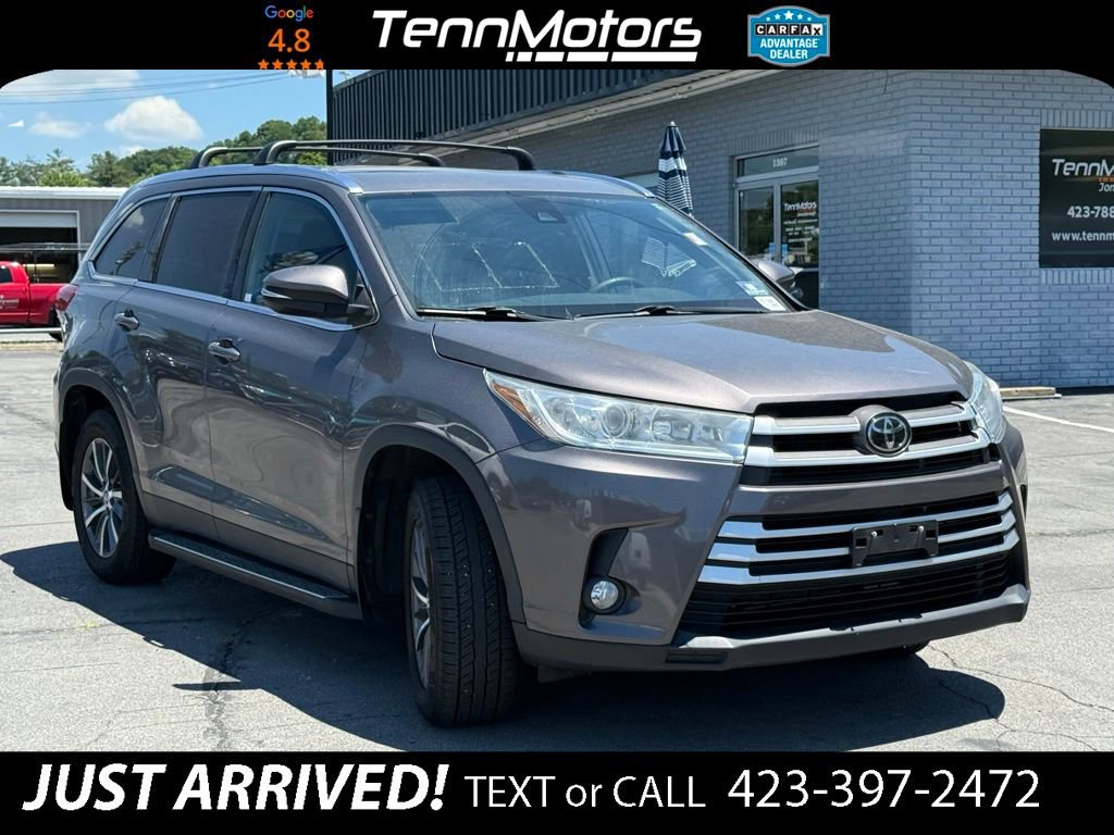 Used 2019 Toyota Highlander XLE AWD/4WD image 3
