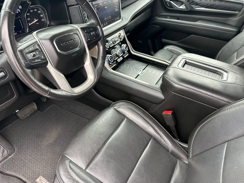 Used 2021 GMC Yukon Denali w/ Denali Premium Package image 9
