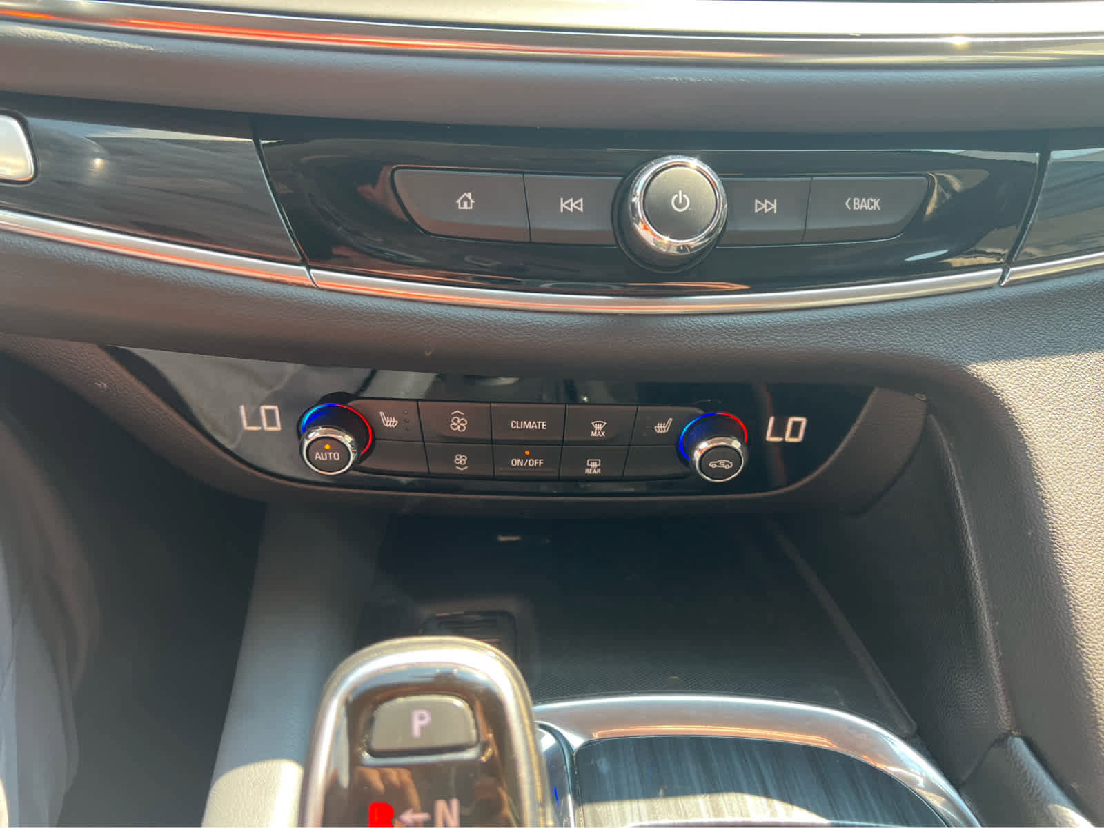 Used 2021 Buick Enclave Essence w/ Sound and Sites Package image 23