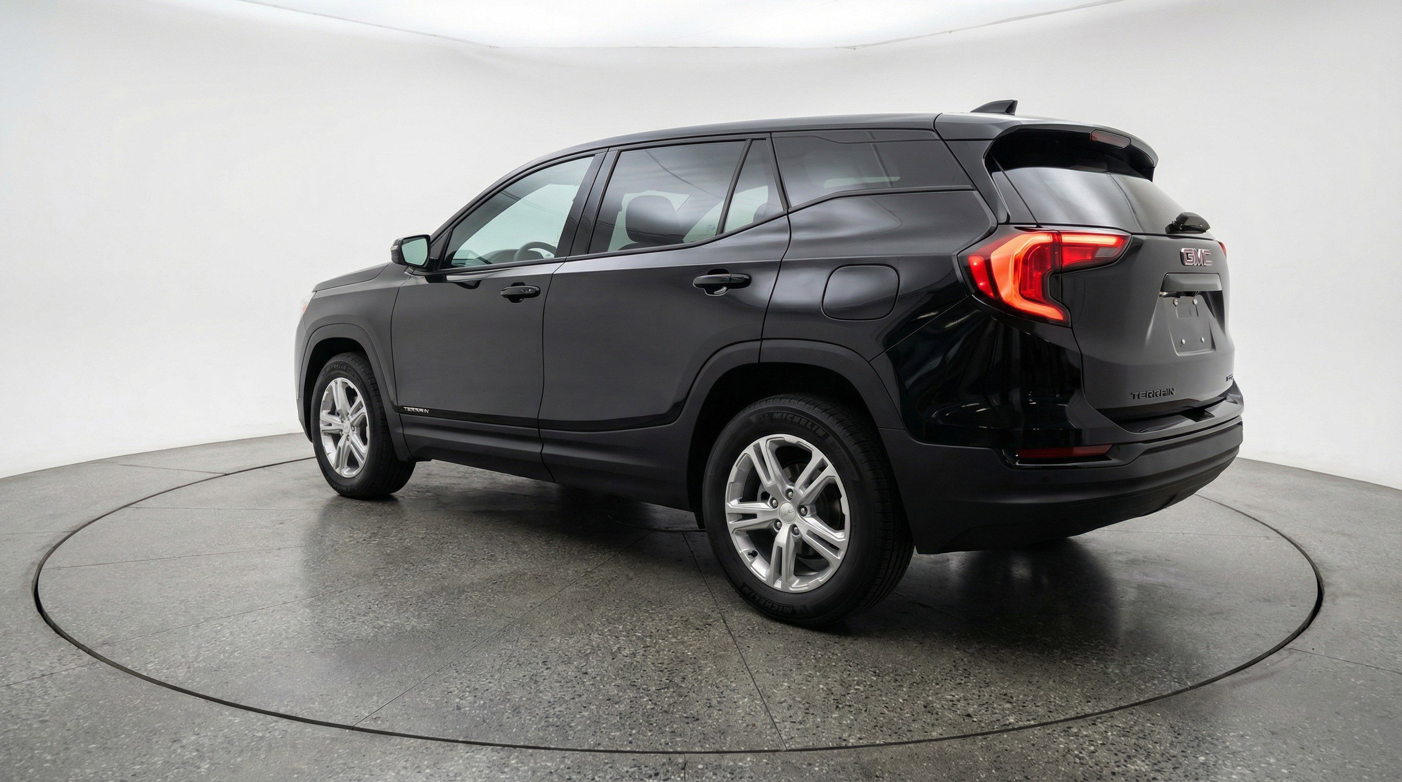 Used 2024 GMC Terrain SLE image 6