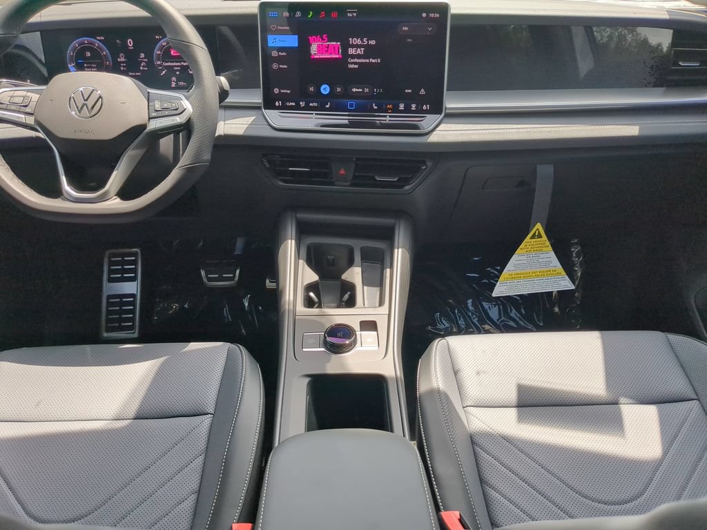 New 2026 Volkswagen Tiguan SE R-Line FWD image 14