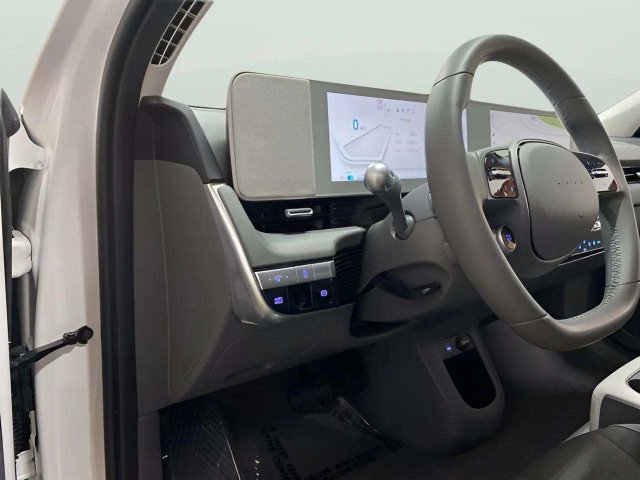 Used 2024 Hyundai Ioniq 5 SE RWD image 31