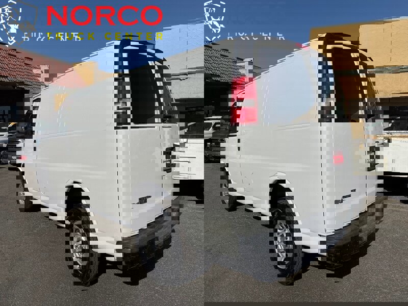 Used 2017 Chevrolet Express 2500 image 8