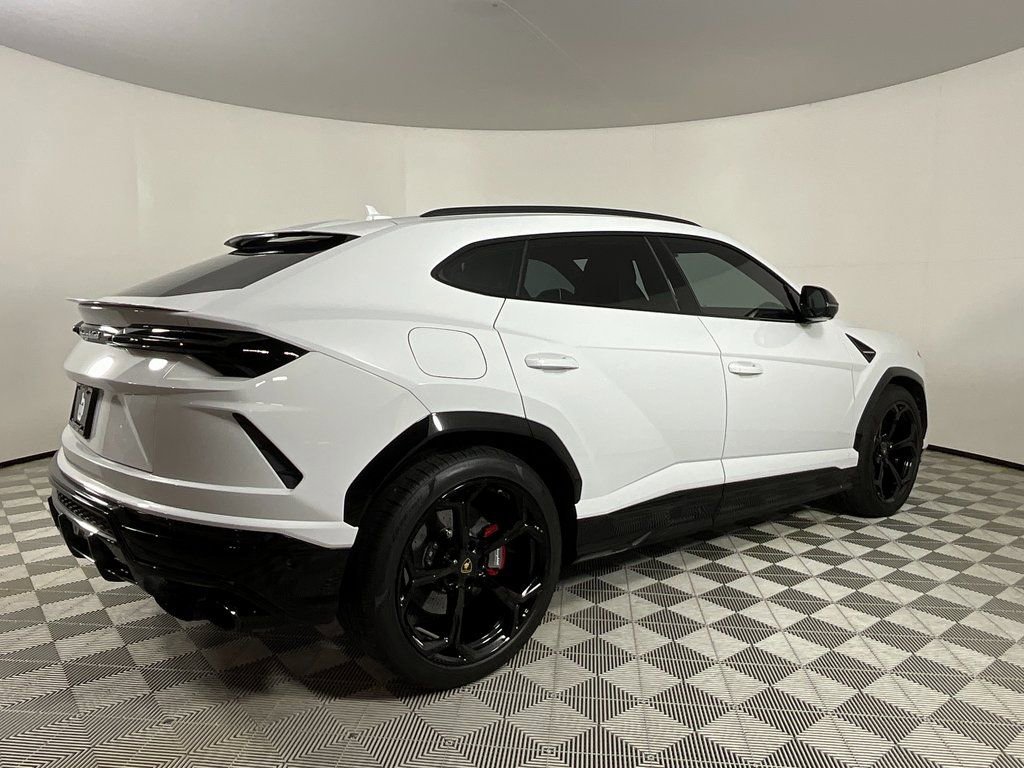 Used 2020 Lamborghini Urus image 4