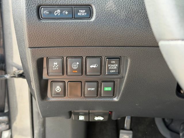 Used 2017 Nissan Rogue SL image 12